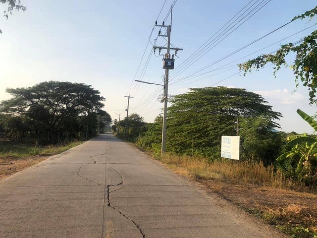 พร้อมขายที่สวยดีสมบูรณ์ใกล้แหล่งน้ำเหมาะทำเกษตร  ใกล้ชุมชน 5ไร่  อำเภอลาดหลุมแก้ว ปทุมธานี ลาดหลุมแก้วไร่ละ 1ลบ. โทร 083-7124115