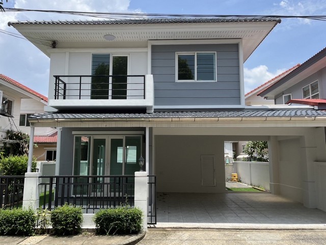 ขายบ้าน หมู่บ้าน เพอร์เฟค พาร์ค พระราม5-บางใหญ่ บ้าน 2 ชั้น เนื้อที่ 36 ตารางวา   ราคา 3,290,000 บาท (ฟรีโอน) 