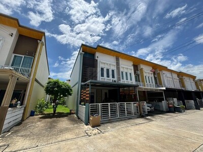 ขายทาวน์โฮม 2 ชั้น หลังริม​ 4 นอน Golden Town วัชรพล - สุขาภิบาล 