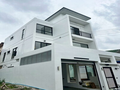 บ้านเดี่ยวใหม่ 3 ชั้น บ้านใหม่ไม่เคยมีผู้อยู่อาศัย Town in Town 