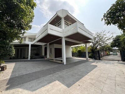 ให้เช่าบ้านเดี่ยว ซอยปรีดีพนมยงค์14 ขนาด 4ห้องนอน 5ห้องน้ำ