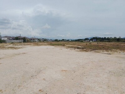 ขายที่ดินสวยพานทองอมตะชลบุรีเนื้อที่ดิน  27-3-18.9ไร่