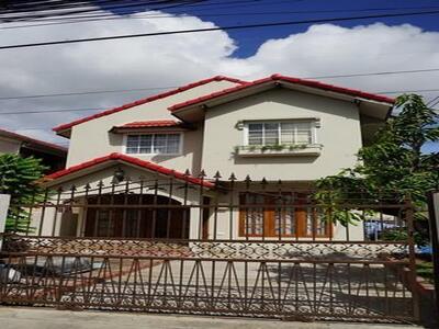 ให้เช่าบ้านเดี่ยว 2 ชั้น 40 ตร.ว.ย่านเลียบด่วน ทาวน์อินทาวน์ เหม่