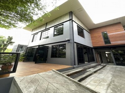 ให้เช่าอาคารสำนักงาน สไตล์โมเดิร์นลอฟท์ ราชพฤกษ์ บางรักน้อย นนทบุ