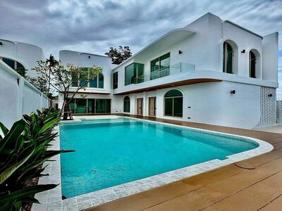 ขายพร้อมผู้เช่า บ้านหรู พูลวิลล่าหรู ใกล้หาดจอมเทียน พัทยา