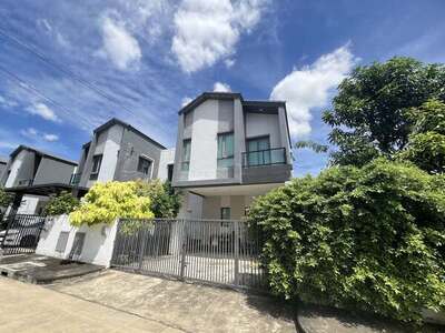 ขายบ้านแฝด วารีโอ้ สุวรรณภูมิ – ใกล้สนามบิน ทำเลดี พร้อมอยู่