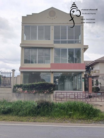 ให้เช่าอาคารพาณิชย์ 3 ชั้น ทำเลดี ติดถนน  พุทธมลฑลสาย2 บางแค กรุงเทพ