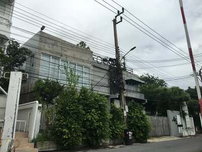 ให้เช่าบ้านเดี่ยว 3 ชั้น8ห้องนอน 3 ห้องน้ำ แอร์ถนน สุขุมวิท101/1 