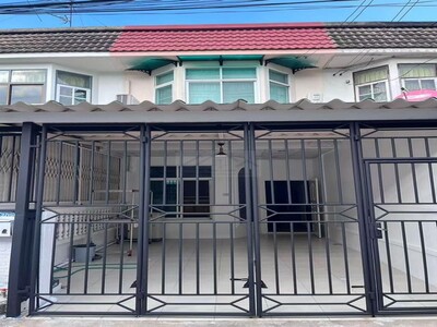 ให้เช่าทาวน์เฮ้าท์ 2 ชั้น 3 นอน ประชาราษฏร์บำเพ็ญ24 ใกล้ MRT ห้วย