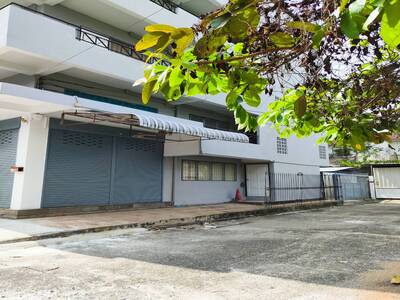 ให้เช่าตึก 4 ชั้น 550 ตร.ม ถนนลาดพร้าว101 โพธ์แก้ว ออก นวมินทร์ 1