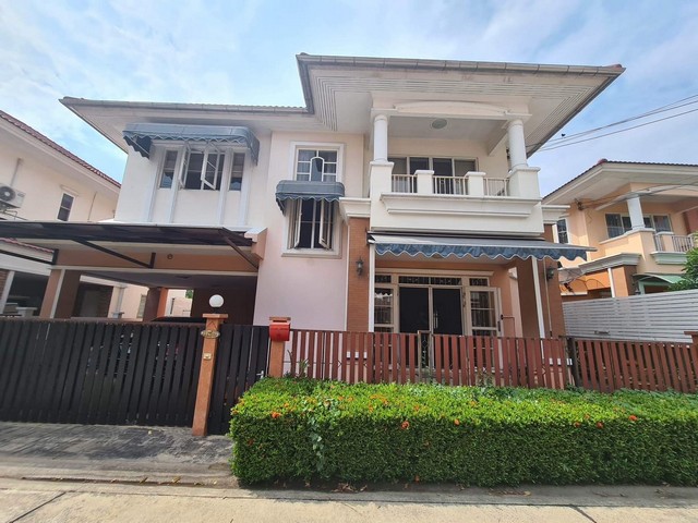 ให้เช่าบ้านเดี่ยว 2 ชั้น 53​ ตรว. 3 ห้องนอน หมู่บ้านนาราวัลย์​ พัฒนาการ44 บิ้วอินทั้งหลัง เฟอร์ครบ พร้อมอยู่
