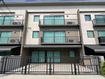 ให้เช่าและขายทาวน์โฮม 3 ชั้น หมู่บ้านกลางเมือง ราชพฤกษ์ สาทร 