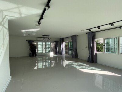 P2078 ขาย ให้เช่า บ้านแฝด 2 ชั้น โกลเด้น นีโอ ลาดพร้าว ซอยนวมินทร