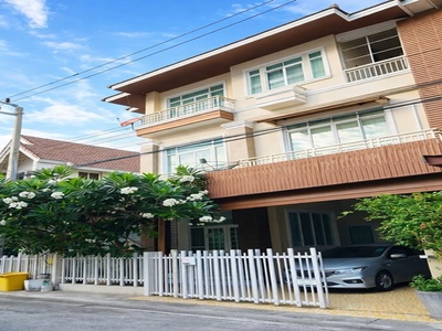 พร้อมเฟอร์ฯ BTS ปุณณวิถี 1.9 กม. บ้าน 3 ชั้น 5 นอน 5 น้ำ 350 ตร.ม