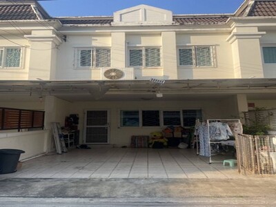 ขายบ้านทาวน์เฮ้าส์ 2 ชั้น อยู่ในโครงการ  ดิ เอ็กซ์คลูซีฟ นวลจันทร