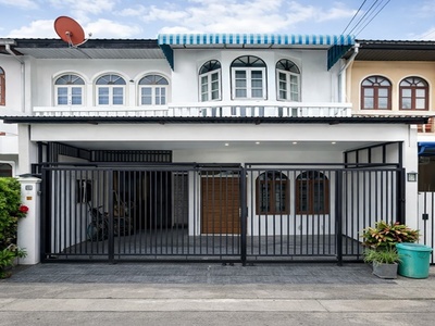 สัมมากร รามคำแหง 114 -124  4แอร์ ทาวน์เฮาส์ 2คูหา 3นอน รพ.เกษมราษ