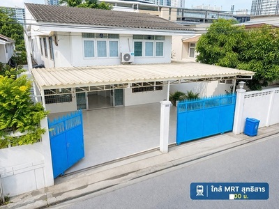 MRT สุทธิสาร 450ม.คฤหาสน์  2 ชั้น 4นอน 2 น้ำ 50 ตร.ว.300 ตร.ม. 