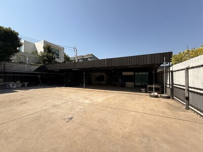 P2245 ให้เช่าพื้นที่ ที่ดินพร้อมสิ่งปลูกสร้าง ติดถนนพัฒนาชนบท 3