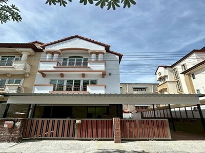 ให้เช่าทาวโฮม  3.5 ชั้น ตกแต่งใหม่ทั้งหลัง   หมู่บ้านสรานนท์ ปากเ