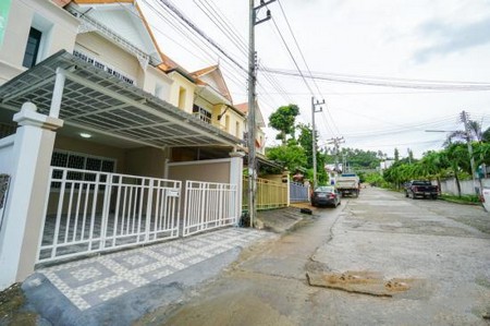 ขายบ้าน ทาว์นเฮ้าส์ 2 ชั้น 3ห้องนอน 2ห้องน้ำ ต.แม่น้ำ เกาะสมุย