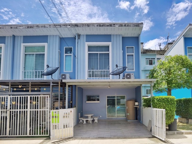 ทาวน์โฮม 2 ชั้น หลังมุม เจ ซิตี้ รัตนาธิเบศร์  บางบัวทอง 20 ตร.วา ต่อโรงจอดรถ และห้องครัวแล้ว ถูกที่สุดในโครงการ 