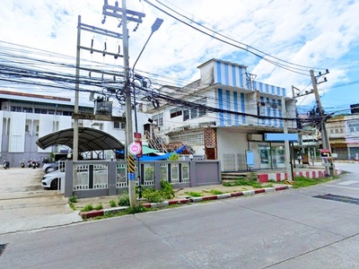 หัวมุม 3 คูหาตีทะลุ  เซ็นทรัล นครสวรรค์ 1.29 ก ให้เช่าอาคาร 2 ชั้