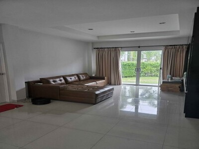 ให้เช่าบ้าน รสิกาวิลล่าการ์เด้น3  หลังมุม  ใกล้ห้าง Central Westg