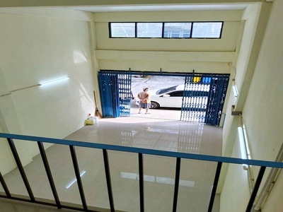 มีดาดฟ้า 19 ตร.วา MRT หลักสอง 1.6 กม.ให้เช่า อาคารพาณิชย์ 3.5 ชั้