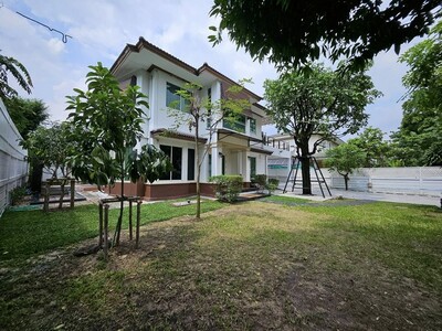 หมู่บ้านบ้านลาดพร้าว Exclusive ซ.โยธินพัฒนา 11
