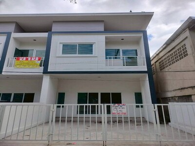 ขายทาวน์เฮ้าส์ 2 ชั้น ใจกลางเมืองมหาชัย   2 ห้องนอน 3 ห้องน้ำ
