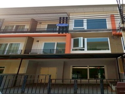 ให้เช่า ทาวน์โฮม 3 ชั้น เดอะทรัสต์ เกษตรนวมินทร์ – นวลจันทร์