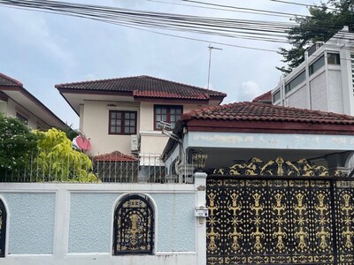 ขายบ้านเดี่ยว 2 ชั้น มบ. ณัฐนันท์ 3 ซ.ช่างอากาศอุทิศ 14 ขนาด 50  