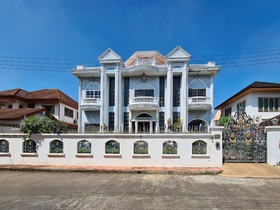 BS1000 ขายด่วน บ้านเดี่ยว3ชั้น 215ตร.ว. หมู่บ้าน ป.ธนานิเวศน์ เสน