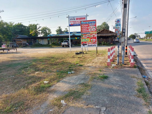 ที่ดินติดถนนทางหลวงแผ่นดินหมายเลข 331 กม.37สัตหีบ-โคราชสี่แยกเนินหิน
