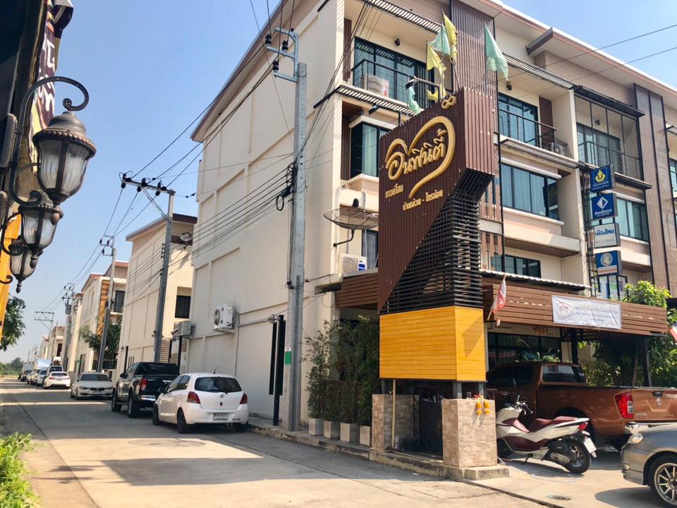 ให้เช่า ทาวน์โอม2ชั้น   บ้านกล้วย-ไทรน้อย  บางบัวทอง ราคา 8500 บาท