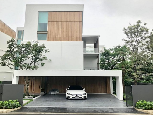 ขายบ้านเดี่ยว 2 ชั้น หมู่บ้าน Vive พระราม9-กรุงเทพกรีฑา ใกล้ สนามกอล์ฟ ยูนิโก้ กรองเด้ กอล์ฟ คอร์ส