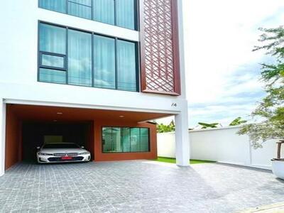 ให้เช่าทาวน์โฮม 3.5 ชั้น 26.4 ตร.ว. ย่านนาคนิวาส ลาดพร้าว 71 ห้อง