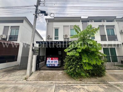 ทาวน์โฮม ฟอร์เร่ ลำลูกกา คลอง 5 หลังมุม หน้าบ้านไม่ชนกับหลังอื่น