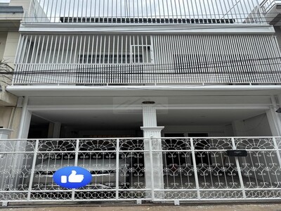 ขายทาวน์เฮาส์ 2 ชั้น 270 ตรม. ซอยสุขุมวิท 89-1 BTS บางจาก 500 เมต