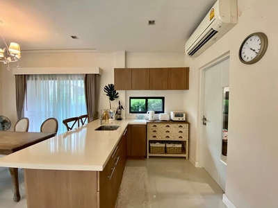 ให้เช่าบ้านใกล้ทางด่วนรามอินทรา-อาจณรงค์, รถไฟฟ้าโครงการเศรษฐสิริ