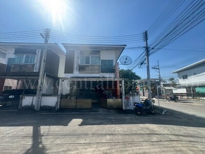 บ้านแฝด ประภัสสร 8 อมตะซิตี้ - บ่อวิน ราคาถูก พร้อมอยู่