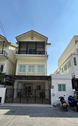 HR1454ให้เช่าทาวน์โฮม 3 ขั้น หมู่บ้านลภาวัน 17 ชอยบางรักน้อย ใกล้บุญถาวรราชพฤกษ์ เดินทางสะดวก