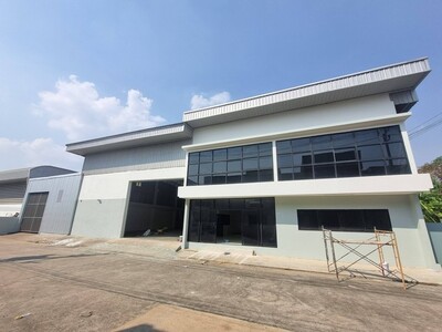 530 ตรม. สำนักงาน 2 ชั้น ถนนสี่วาพาสวัสดิ์-เอกชัย ต.นาดี สมุทรสาค