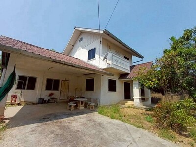 บ้านพร้อมที่ดินแปลงใหญ่ เหมาะอยู่อาศัยหรือรีโนเวทเพิ่มมูลค่า ท่าศ