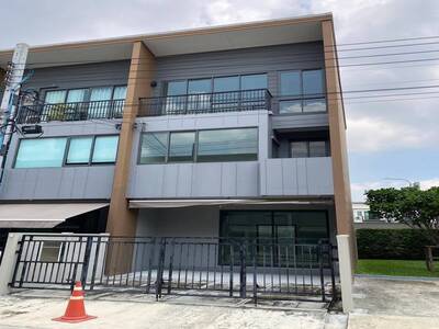 ขายทาวน์โฮม 3 ชั้น หลังริม โครงการบ้านกลางเมือง สุขุมวิท-อ่อนนุช