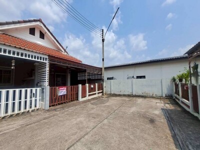 ขายทาวน์โฮม หมู่บ้านบุญรักษา วิลล์ 2 ถนนนิคมอีสเทิร์นศรีราชา ชลบุ