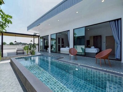 พูลวิลล่าโมเดิร์น ชั้นเดียว บรรยากาศสงบ วิวสวนดอกไม้ แม่ริม 