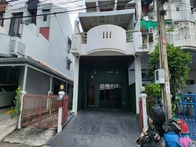 ให้เช่าทาวน์เฮาส์ 3ชั้น 48.5 ตรว. 5นอน ศรีวรา ทาวน์อินทาวน์  เลีย