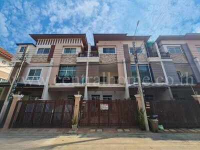 ทาวน์โฮม 3 ชั้น บ้านนนทรี แกลลอรี่ - พระราม 5 นครอินทร์ ทำเลดี