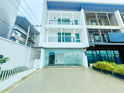 พลายชุมพล ใกล้เซ็นทรัลพิณุโลก อาคารพาณิชย์ 3 ชั้น 3นอน ถ.วงแหวน